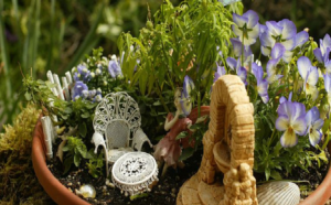 The kids love gardening. Tips for throwing them