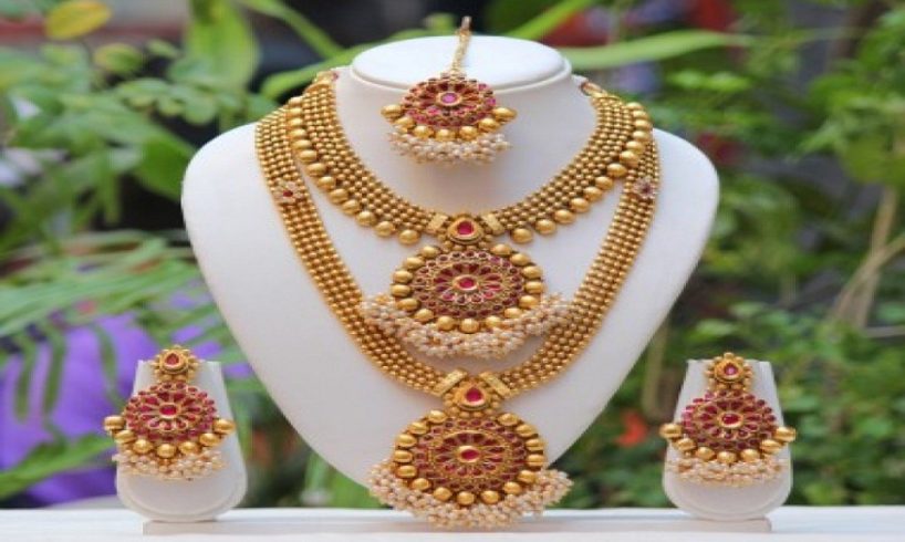 Buy genuineand latestpearl necklace from online stores
