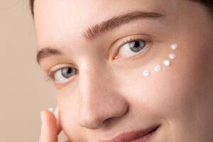 under-eye gel,